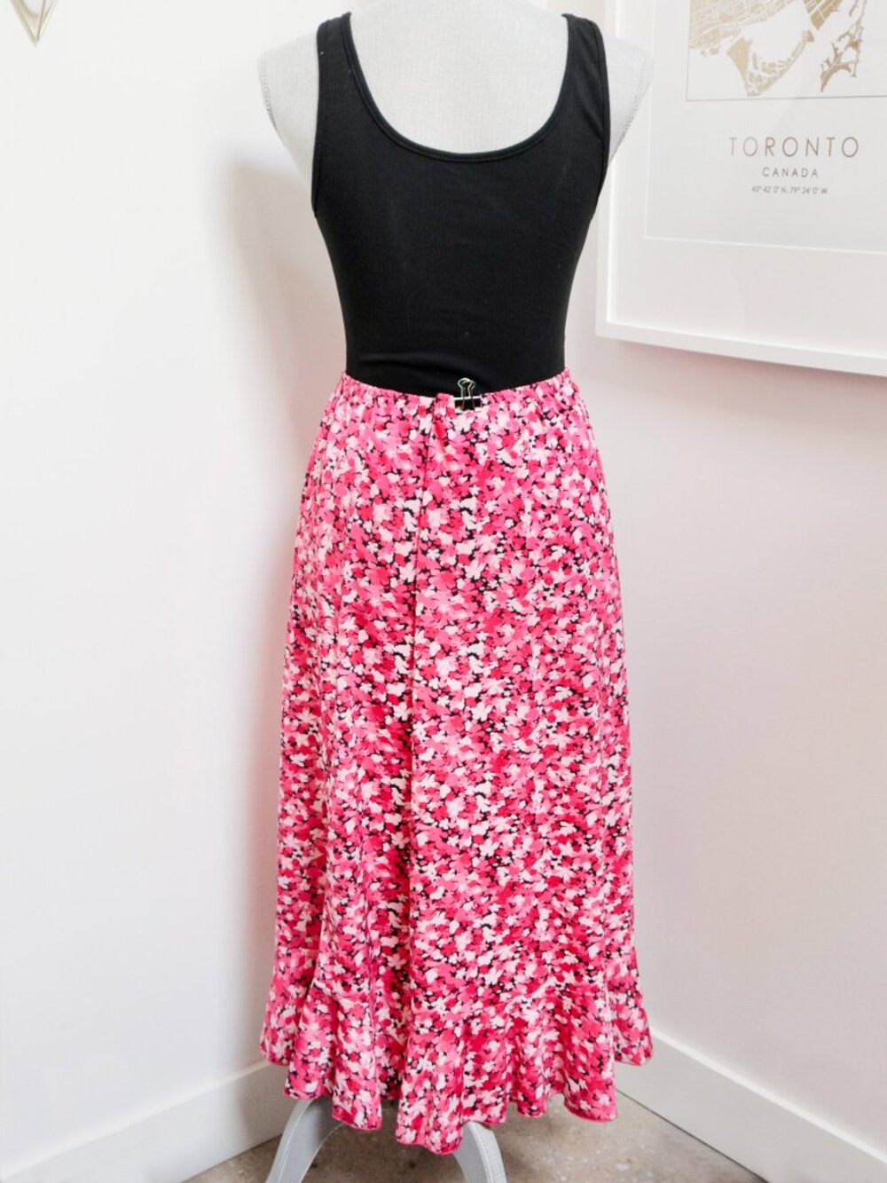 Vintage 90s Long Hot Pink & Black Ruffled Hem Floral Skirt, Y2K Girly Mall Rat - Picture 3 of 5